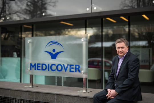 Adrian Peake managerul Medicover