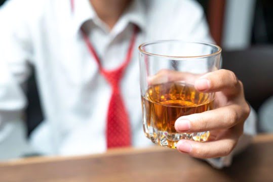 dependenta de alcool