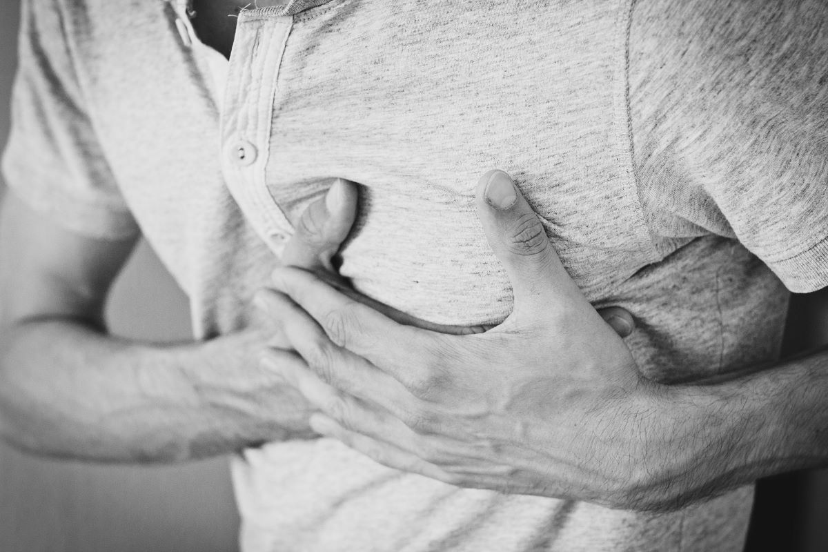 Anevrismul aortic resimtit de un barbat.