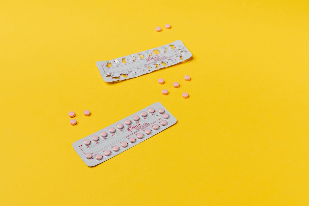 Blistere cu pastile anticonceptionale